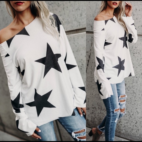 Star Print Off Shoulder Top - Picture 2 of 4