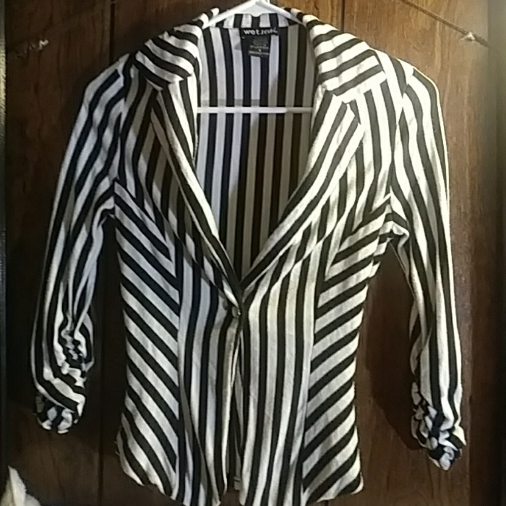 🦋Wet Seal Juniors Small Button down top/blazer