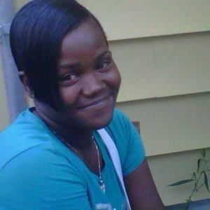 Meet your Posher, Delcenia