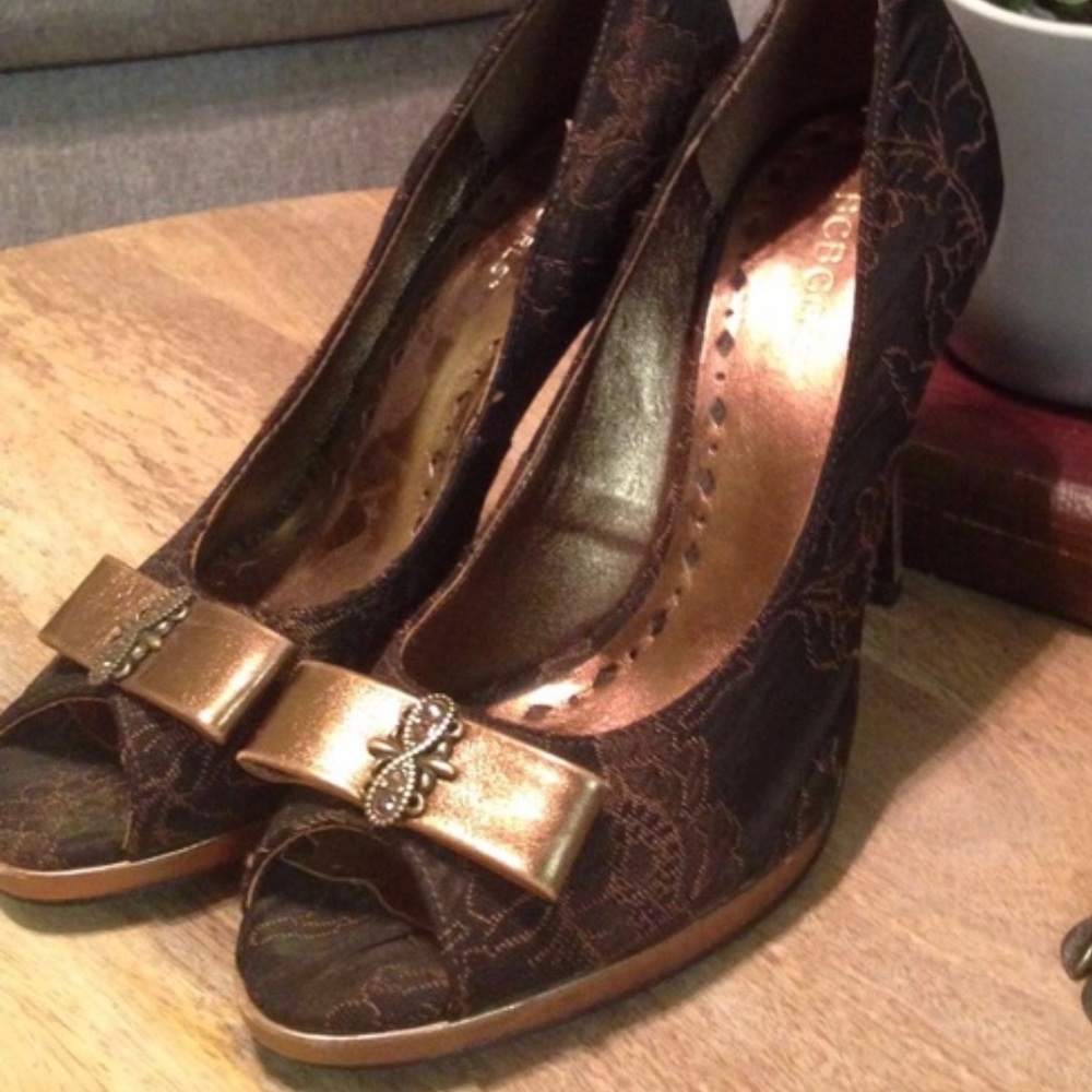 BCBGirls RARE Brown & Bronze Peep-Toe Pumps