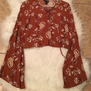 Floral bell sleeve crop top with crossed detail