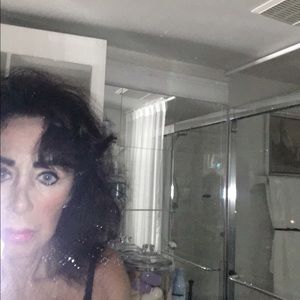 Meet your Posher, Adrianna