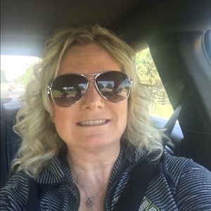 Meet your Posher, Diane