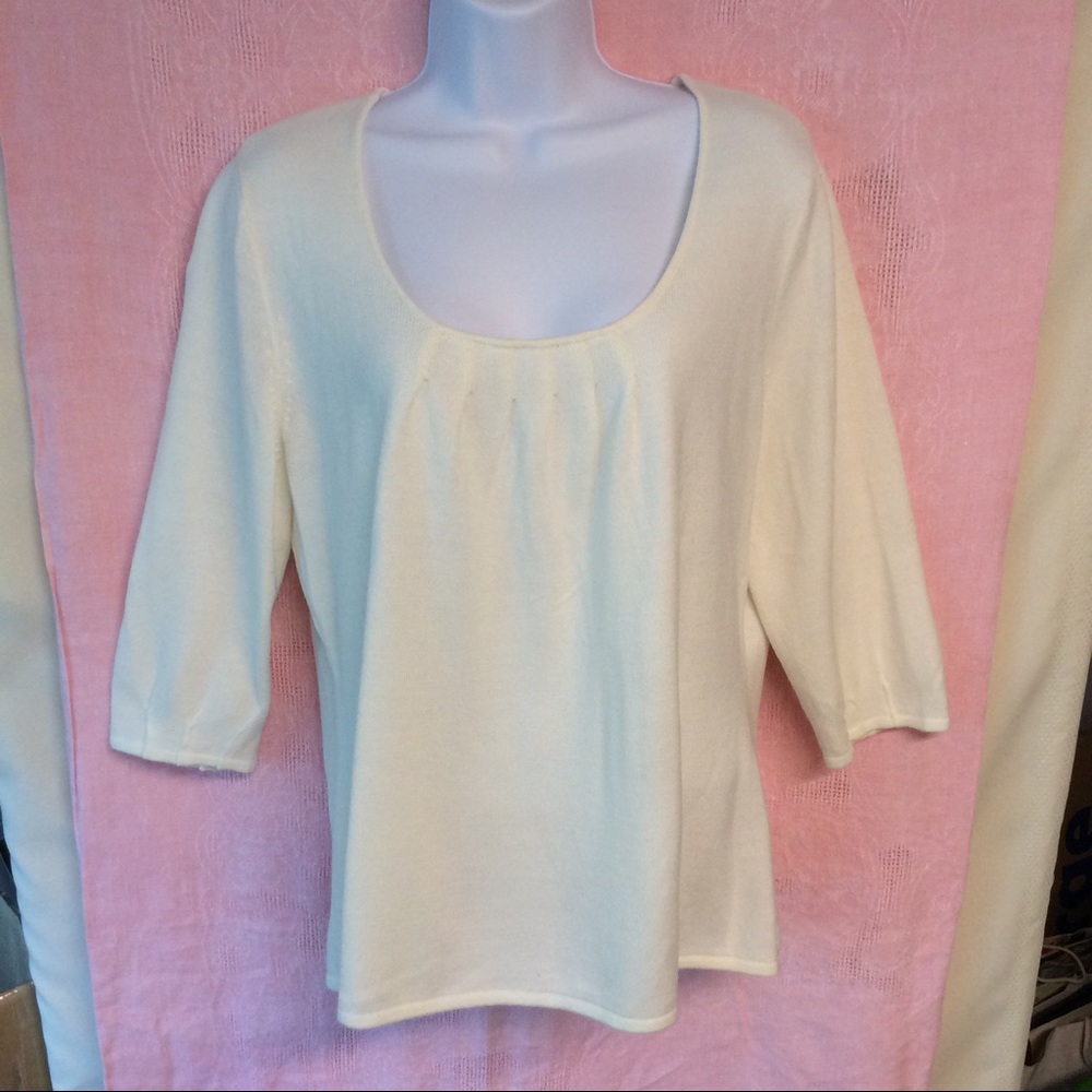 Cato light sweater.