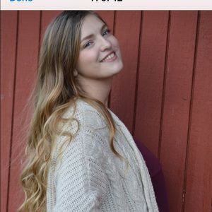 Meet your Posher, Larissa