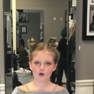 Meet your Posher, Brenna