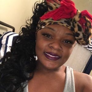 Meet your Posher, Derica