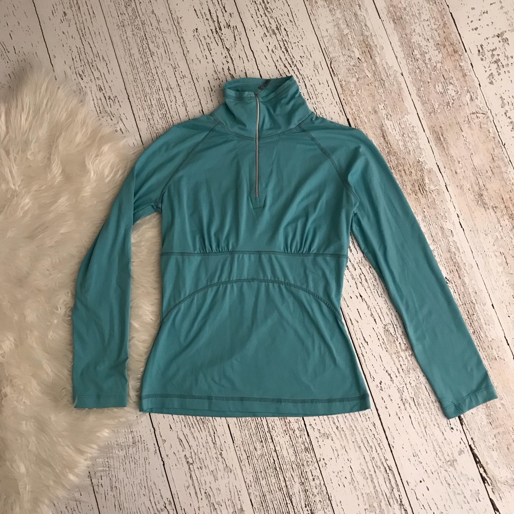 Turquoise Athleta long sleeve top.