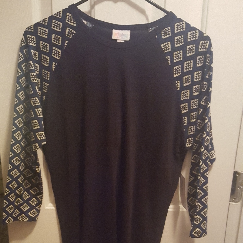 FINAL MARK DOWN Lularoe Randt T.  Medium