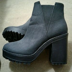 H&M Divided Black Ankle Boots