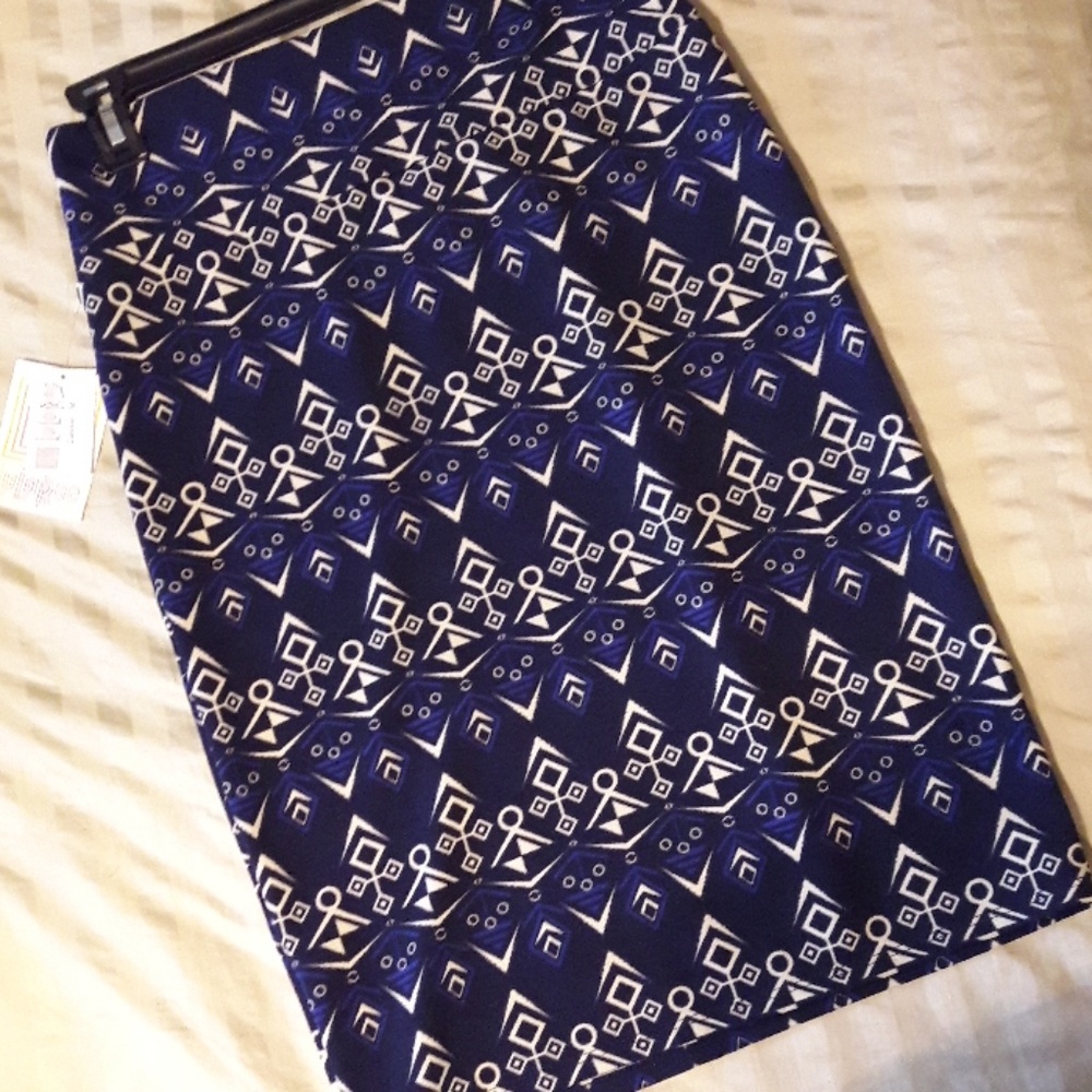 NWT Medium Lularoe Cassie - Black, Blue, Beige