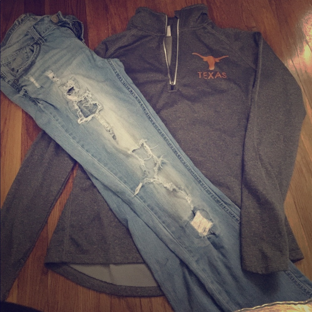 🍁fall sale! Your classic rip jeans 👖