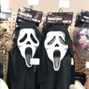 Meet your Posher, Saeena