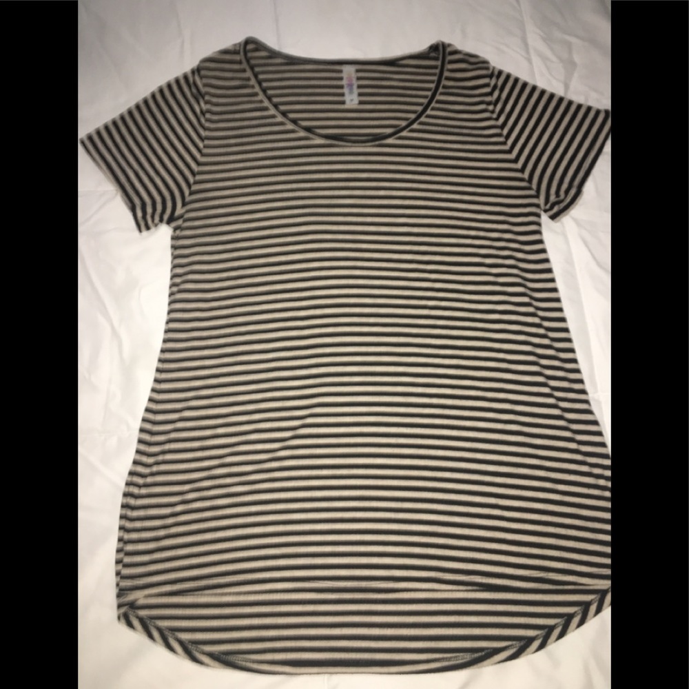 M Classic T Lularoe black and cream