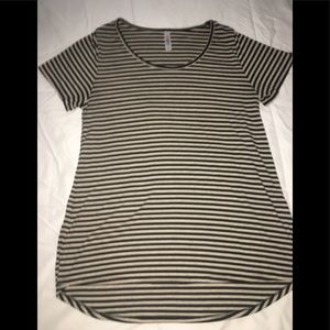 M Classic T Lularoe black and cream