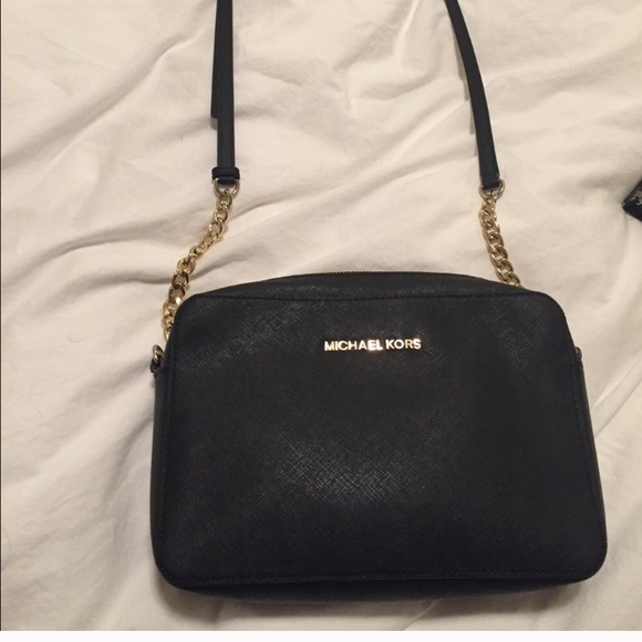 Michael Kors Handbags - Michael Kors jet set cross body