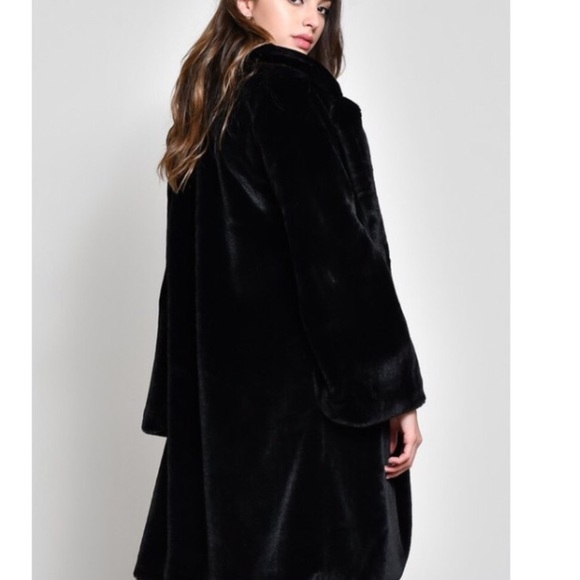 Last✨Rosa Bell Sleeve Black Vegan Faux Fur Jacket - Picture 6 of 8