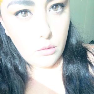 Meet your Posher, Yesenia