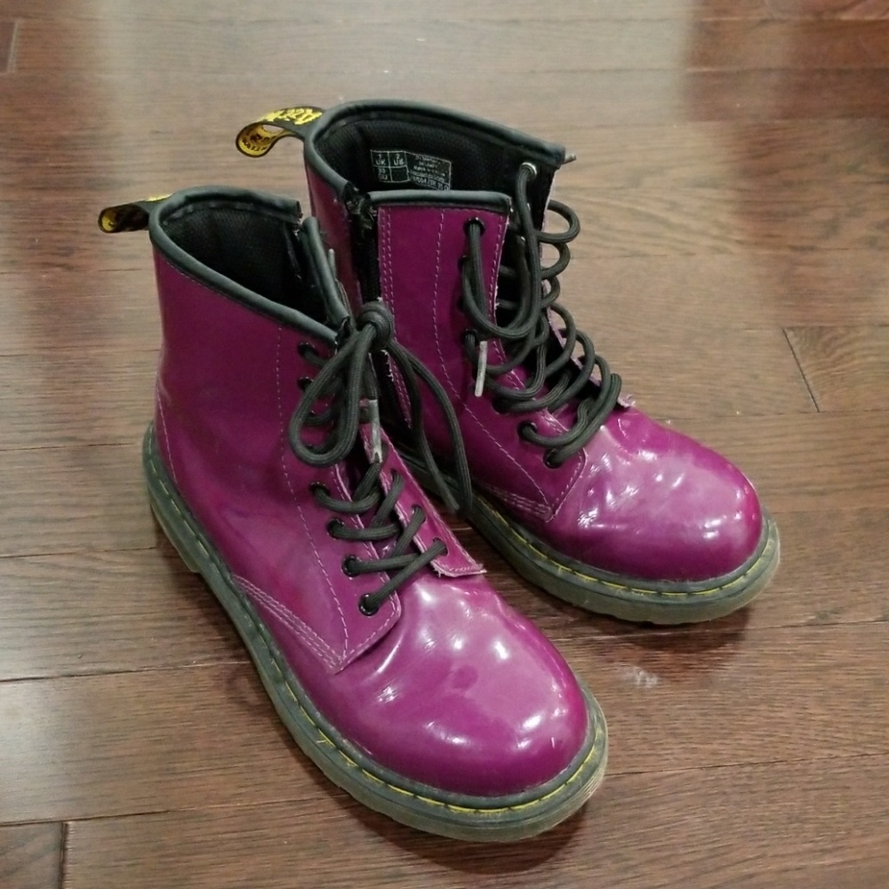 DR MARTENS DELANEY PURPLE PATENT LEATHER BOOTS