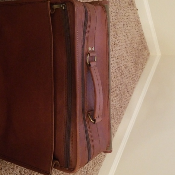 Buffalo Jackson Leather Bag - Picture 4 of 4