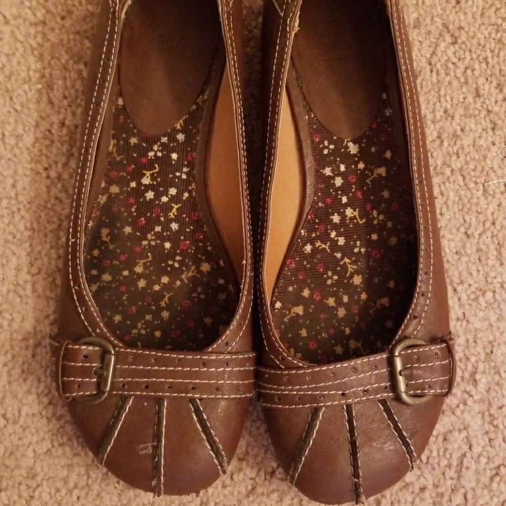 MIA Brown flats