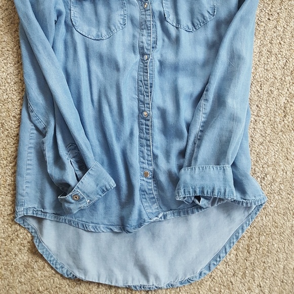 Button up - Picture 2 of 2