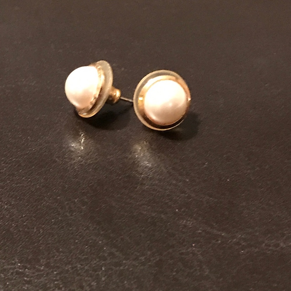 Pearl and gold tone earrings