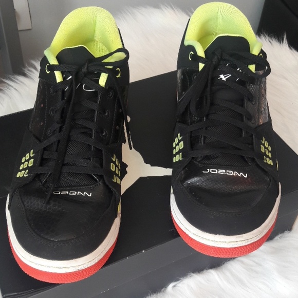 Nike Other - NIKE JORDANS size 11.5