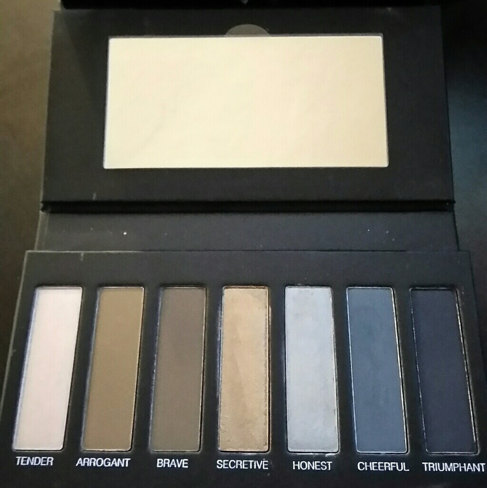 Younique Palette 4
