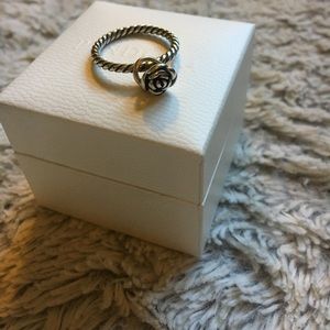 Pandora ring