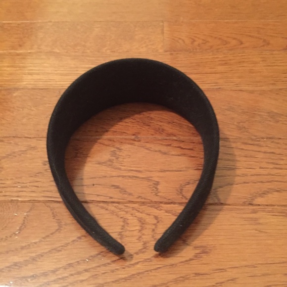 Lacoste Black Pique Headband - Picture 4 of 4