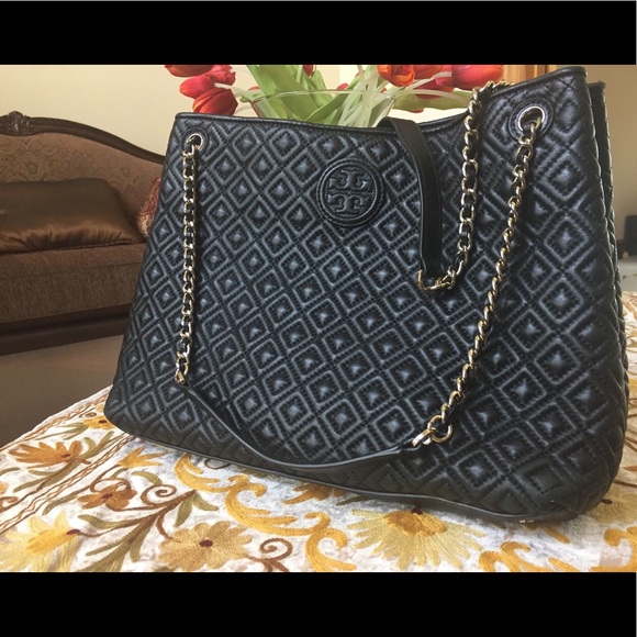 Tory Burch Handbags - Tory Burch shoulder bag in a very good condition