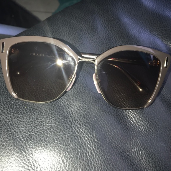 PRADA SUNGLASSES - Picture 2 of 4