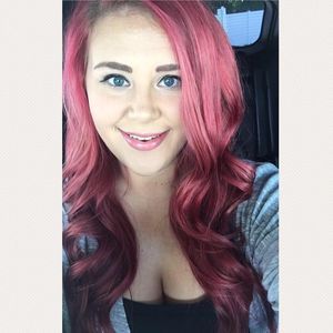 Meet your Posher, Cassie