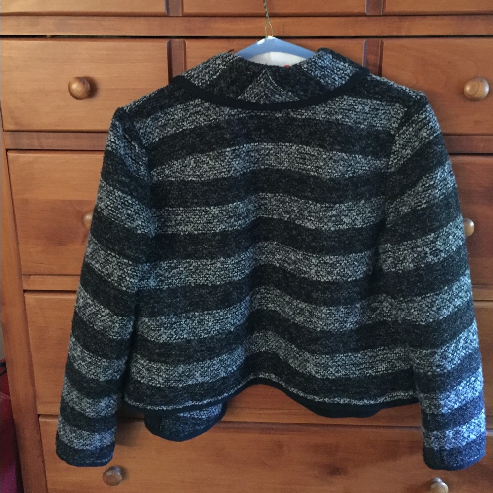 Blazer - Picture 2 of 5
