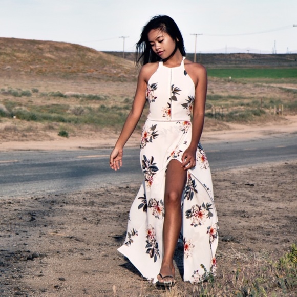 Dresses & Skirts - White Floral Maxi Dress