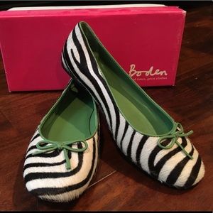 Boden zebra and green leather flats