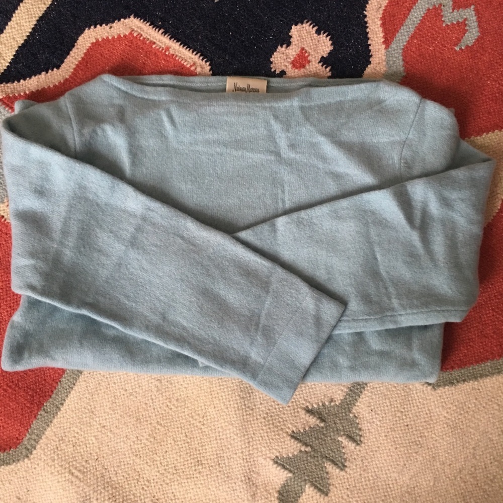 Neiman Marcus 100% Cashmere Sweater