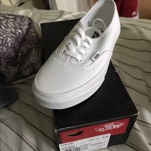 Vans authentic white