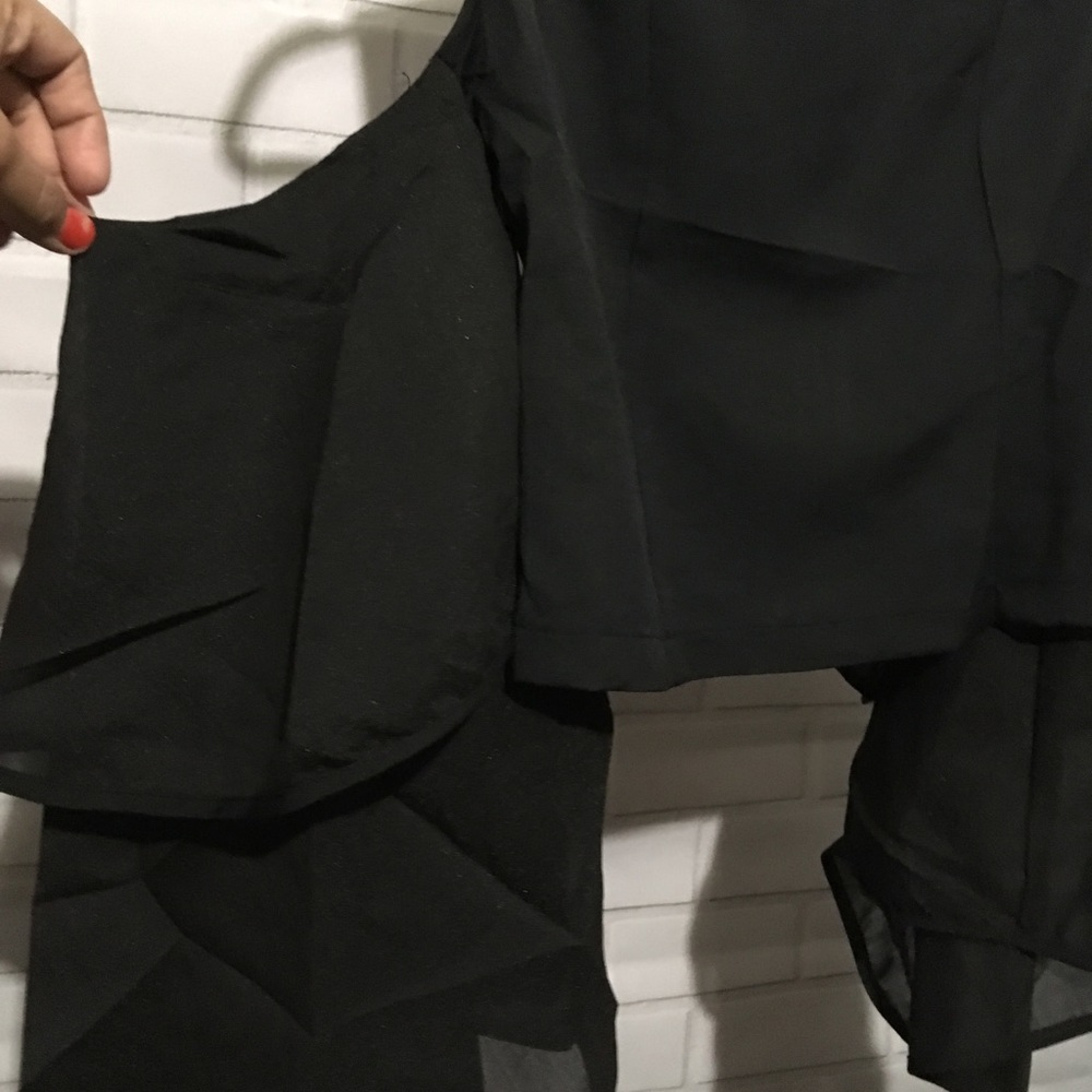 Long sleeve ruffle cold shoulder blouse - Picture 6 of 7