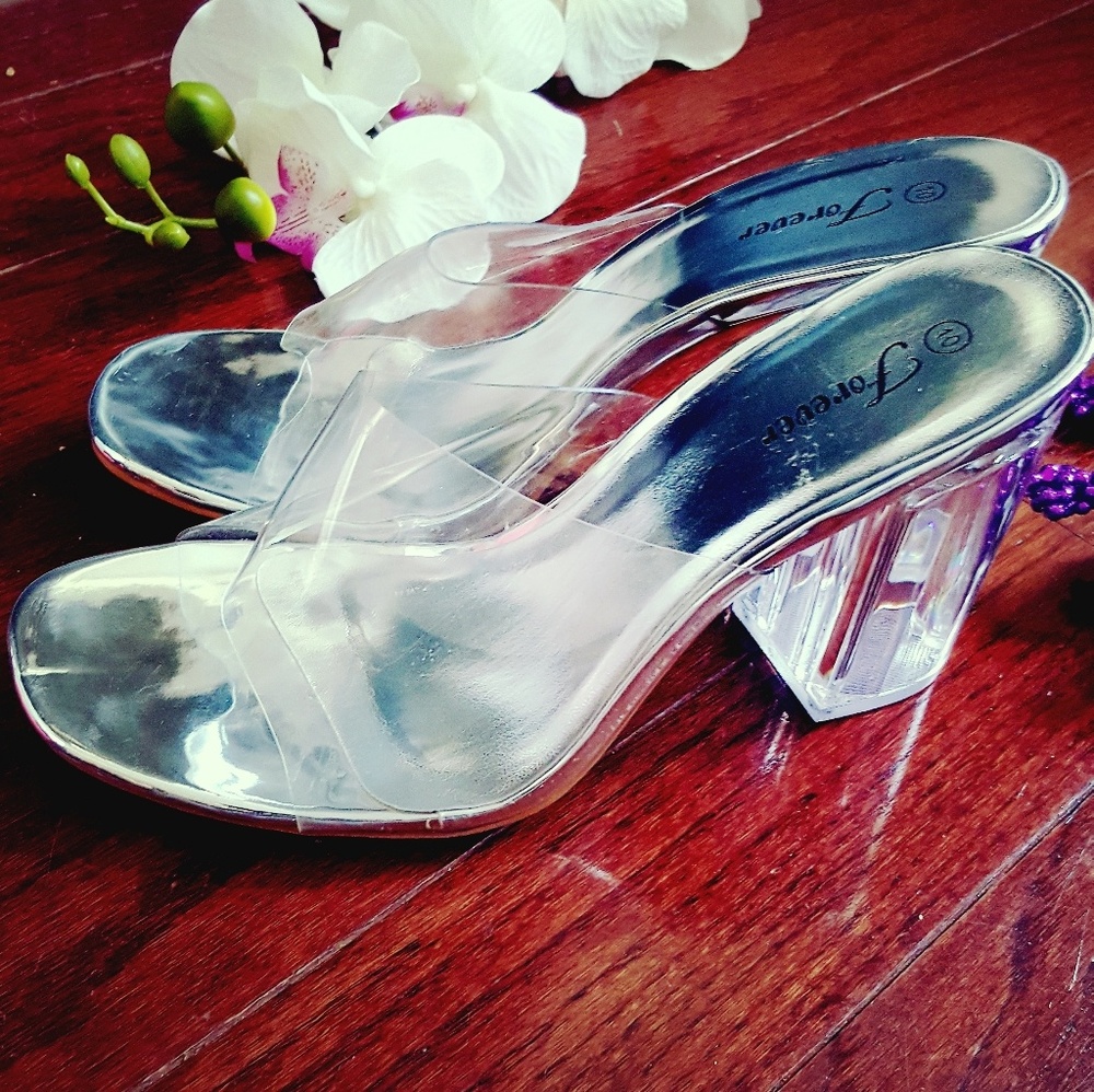 100% Clear/PVC Heels - Picture 2 of 6