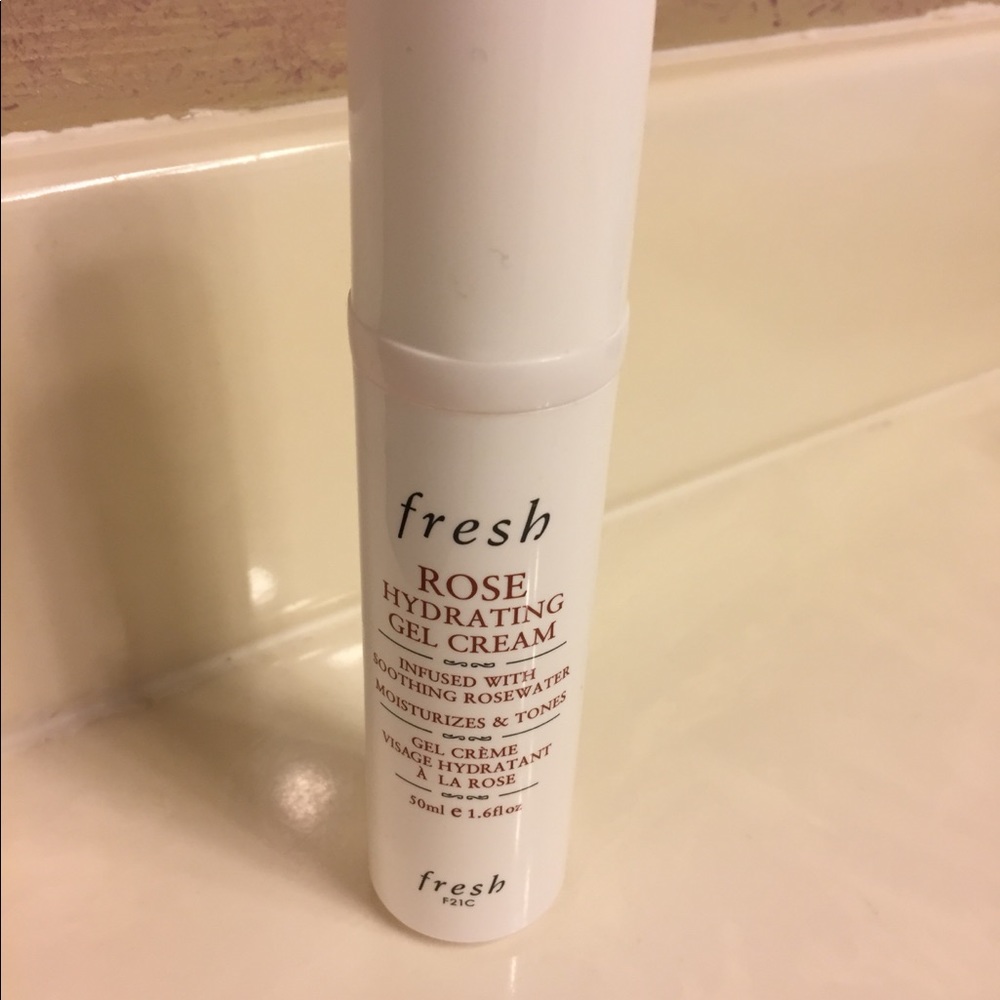 Fresh Rose Hydrating Gel cream