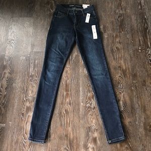 NWT Women’s Old Navy Rockstar Mid-Rise size 0