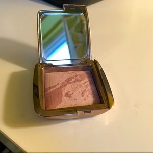 Hourglass Blush - Mood Exposure