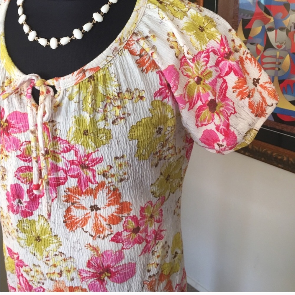 ⭐️BASIC EDITIONS FLORAL TOP 💯AUTHENTIC - Picture 3 of 6