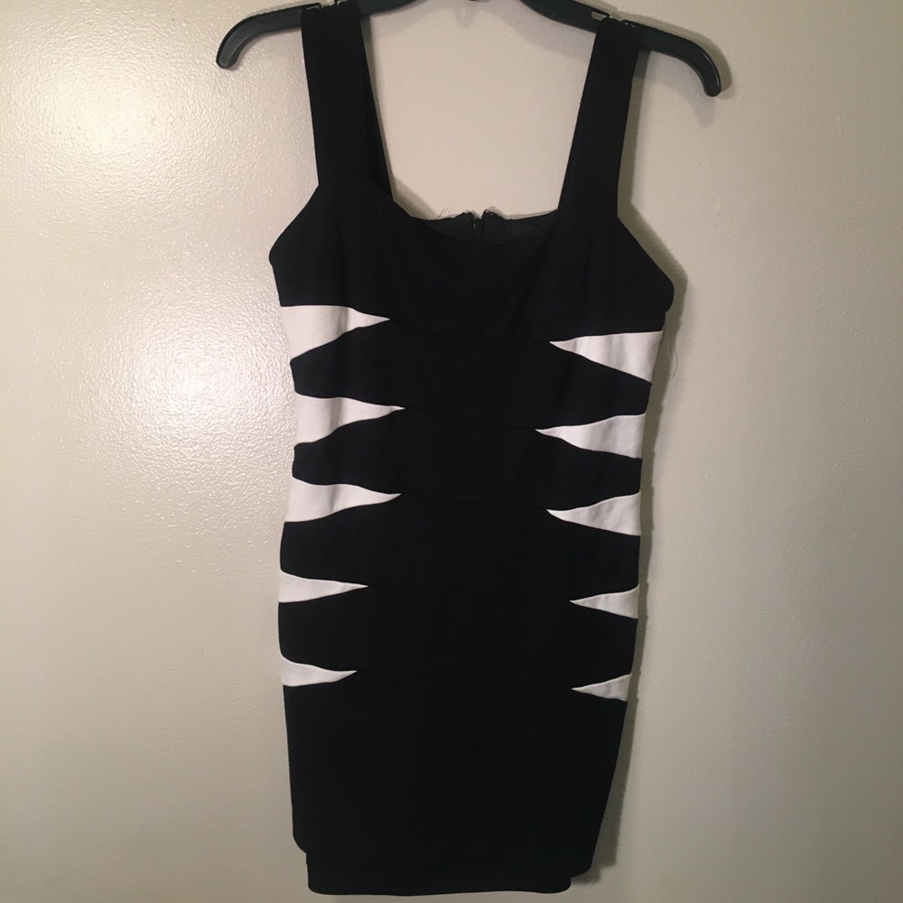 Black and White Mini dress !