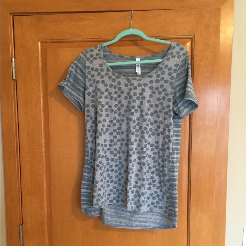 ✨SALE✨Lularoe medium classic t