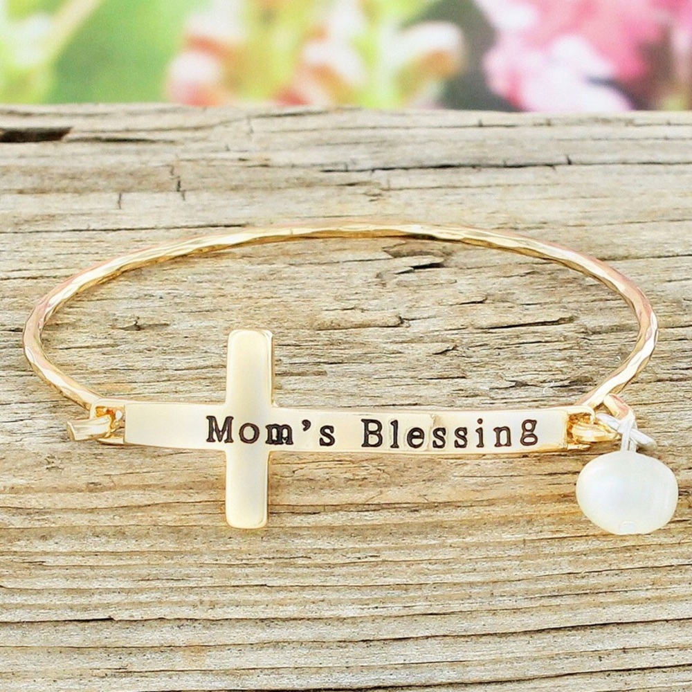 🆕 Mom’s Blessings Cross Bracelet