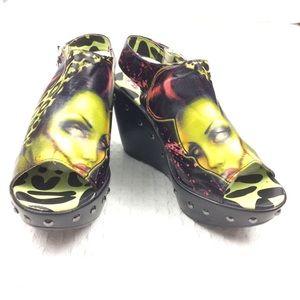 Too Fast Zombie Girl Pin Up Peep Toe Wedges