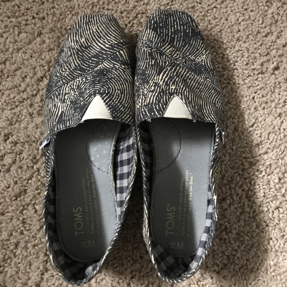 Swirly Navy and Cream Toms Shoes